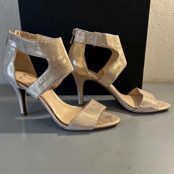 Jessica Simpson Mekos Gold Shimmer, Cutout Heels with Back Zipper, Size 8 - Picture 5 of 7